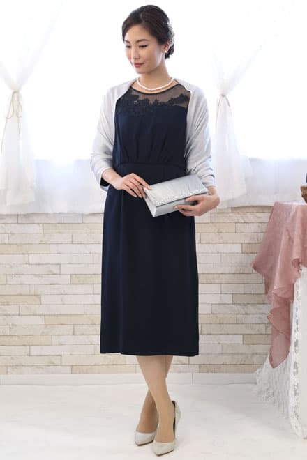 ネイビーの花柄レースボリュームスリーブドレス