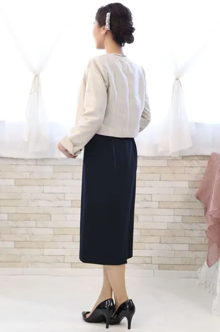 ネイビーの花柄レースボリュームスリーブドレス