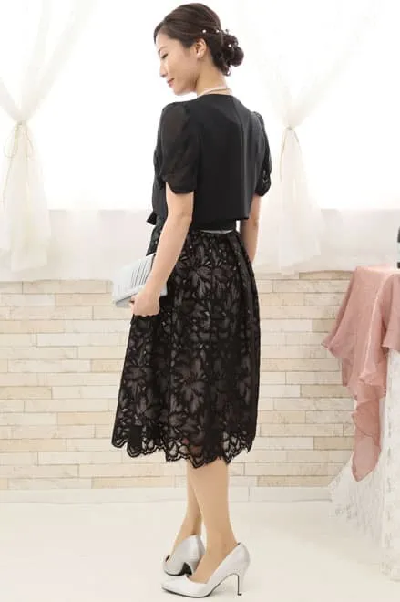 グレーのウエスト切替え花柄レースドレス