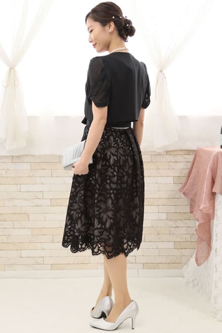 グレーのウエスト切替え花柄レースドレス