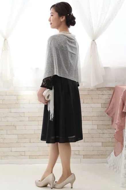 ブラックのビスチェ風レースドレス