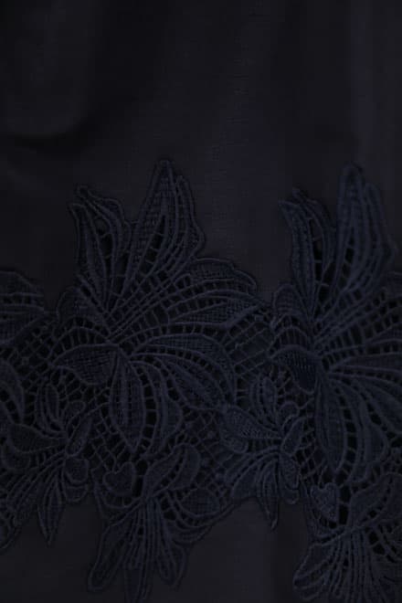 ネイビーのチューリップスリーブウエストリボン付きドレス