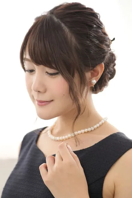 ネイビーの花柄オーガンジードレス