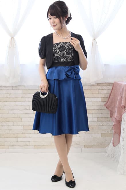 ブルーのハイウエスト切替サテンドレス