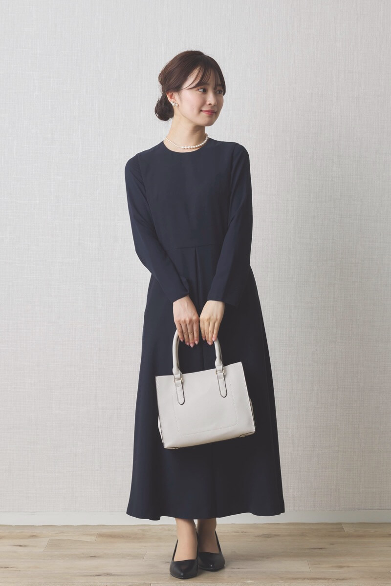 ネイビーのフリル付きボレロセレモニースーツセット