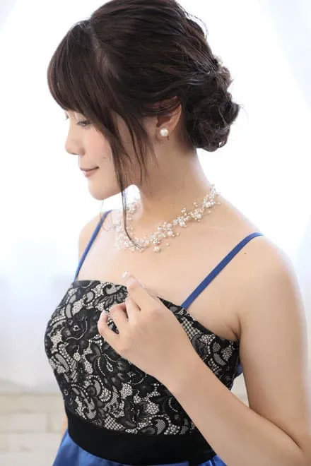 ブルーのハイウエスト切替サテンドレス