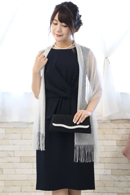 ネイビーのペプラムタイトドレス