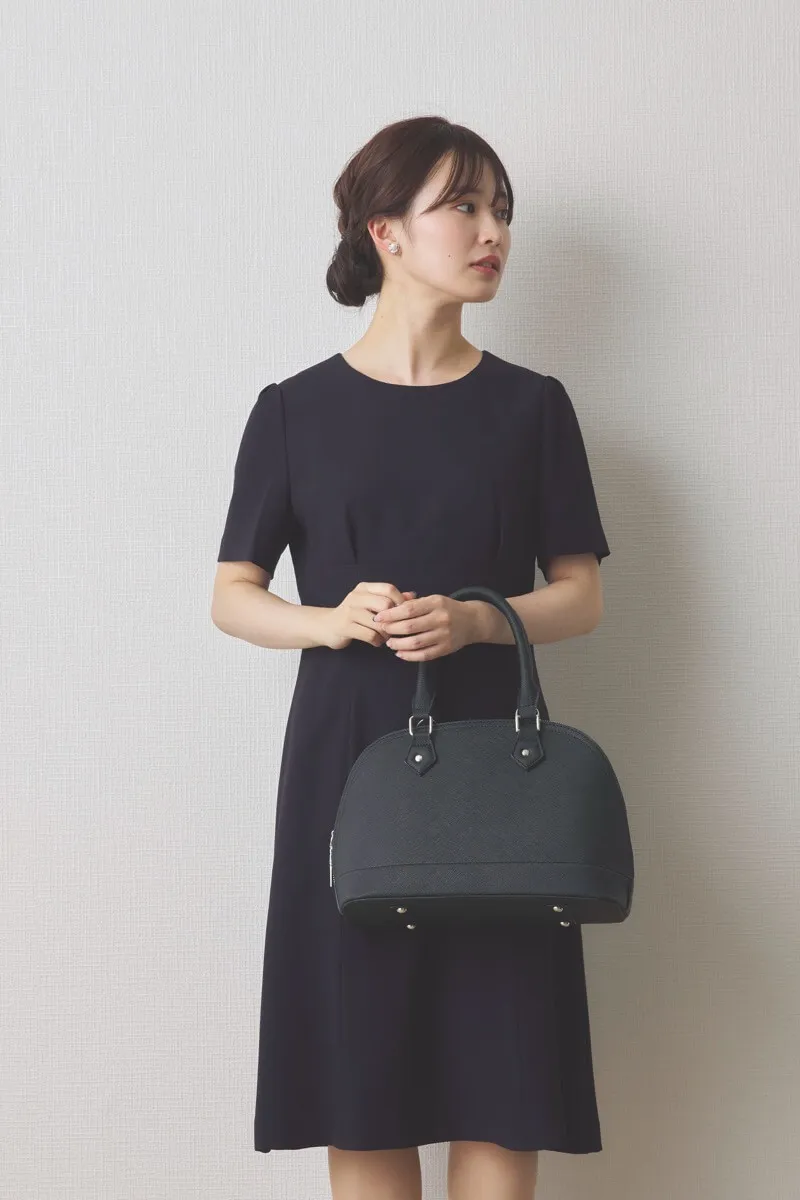 ネイビーの半袖タックフレアセレモニースーツセット