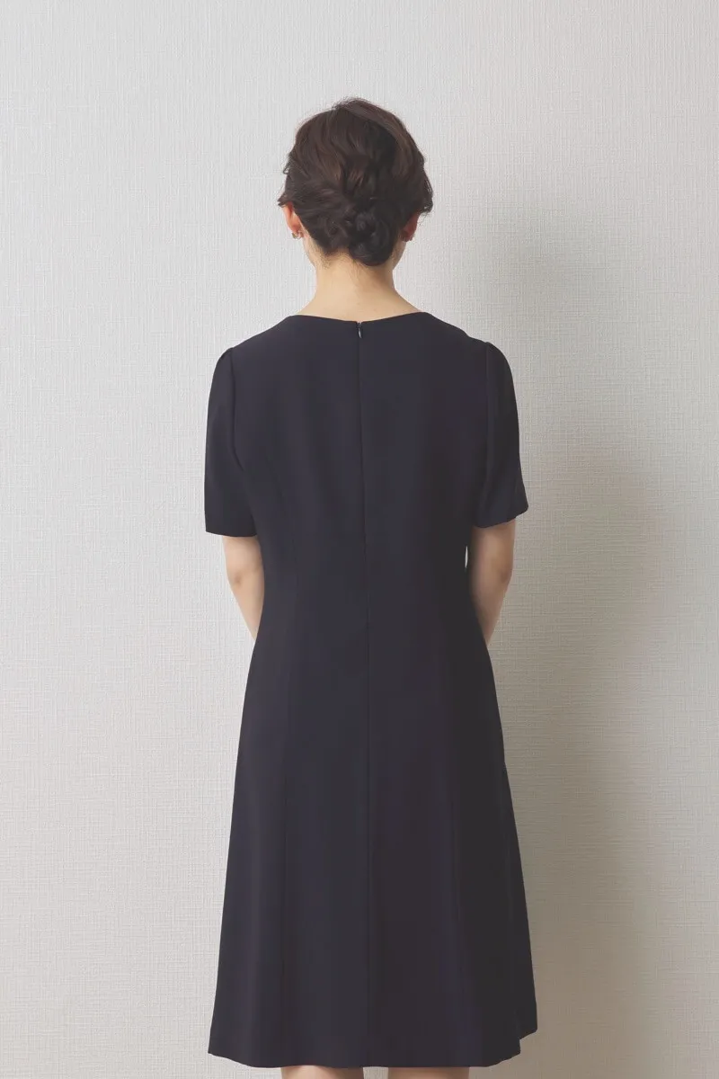 ネイビーの半袖タックフレアセレモニースーツセット