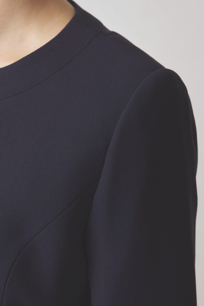 ネイビーの半袖タックフレアセレモニースーツセット