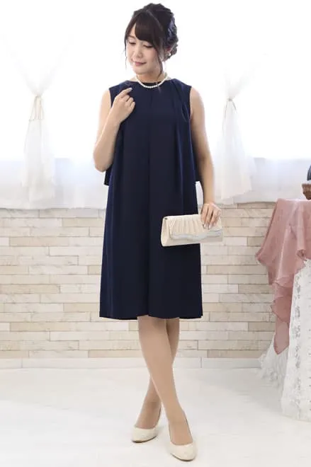 ネイビーの2wayケープ付きノースリーブドレス