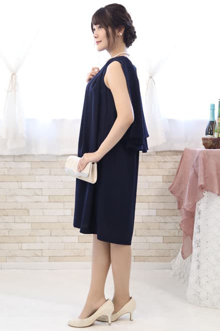 ネイビーの2wayケープ付きノースリーブドレス