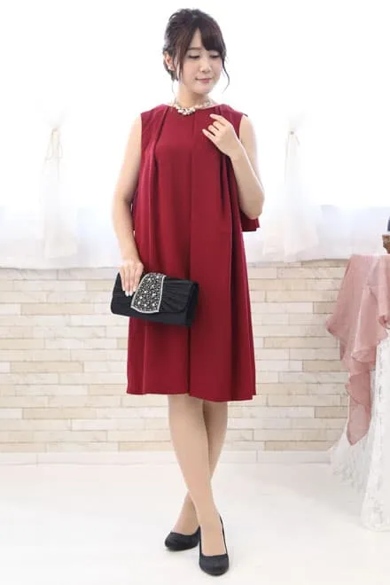 レッドの2wayケープ付きノースリーブドレス