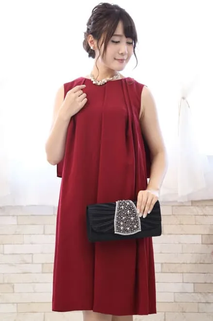 レッドの2wayケープ付きノースリーブドレス