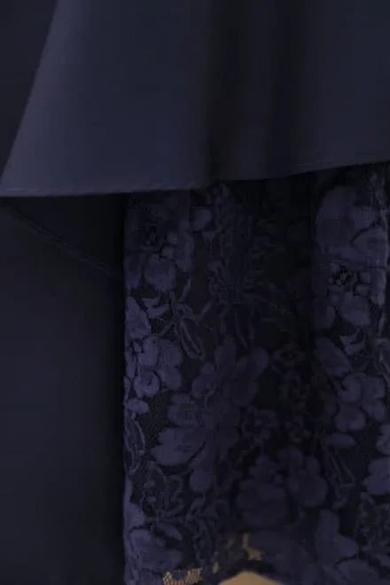 ネイビーのポイントレースウエストリボン付きドレス