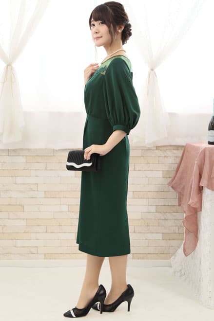 グリーンの花柄レースボリュームスリーブドレス