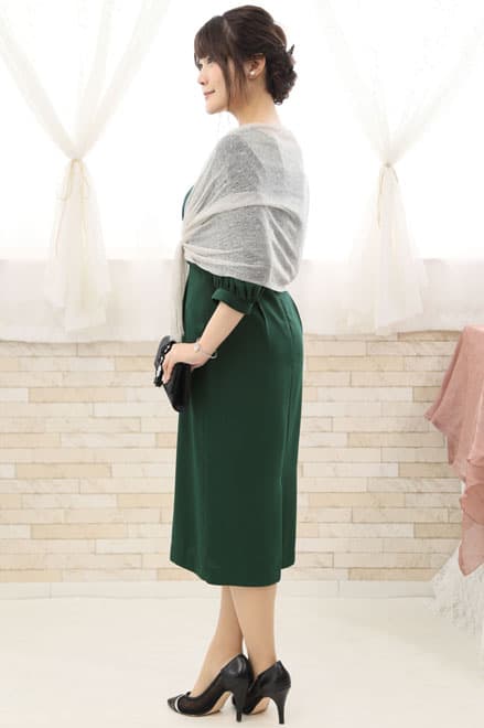 グリーンの花柄レースボリュームスリーブドレス