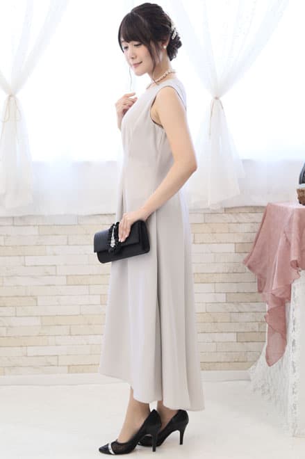 グレーのウエスト切替フィッシュアンドテールドレス