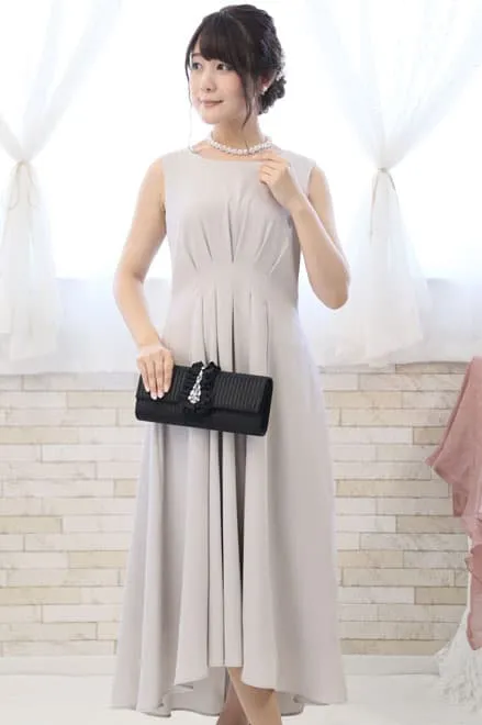 グレーのウエスト切替フィッシュアンドテールドレス