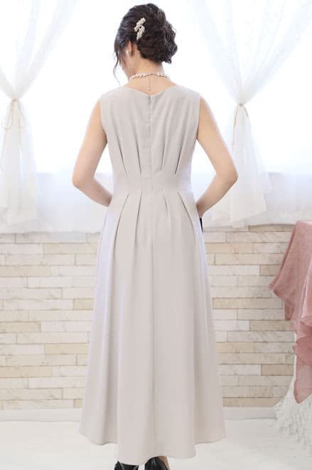 グレーのウエスト切替フィッシュアンドテールドレス