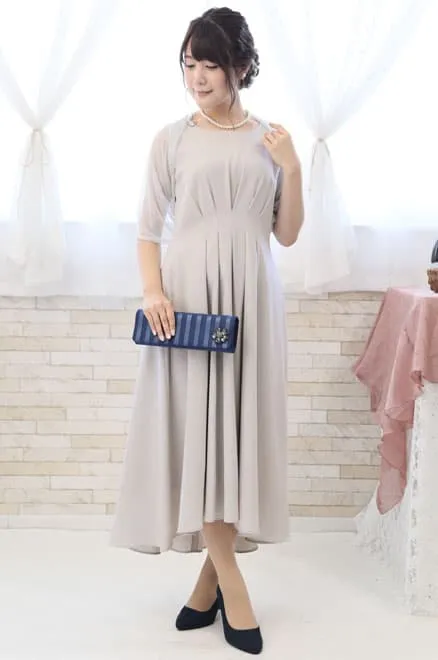 グレーのウエスト切替フィッシュアンドテールドレス