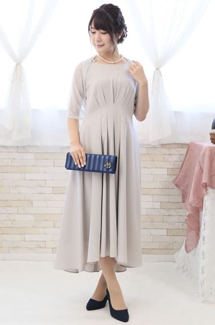 グレーのウエスト切替フィッシュアンドテールドレス