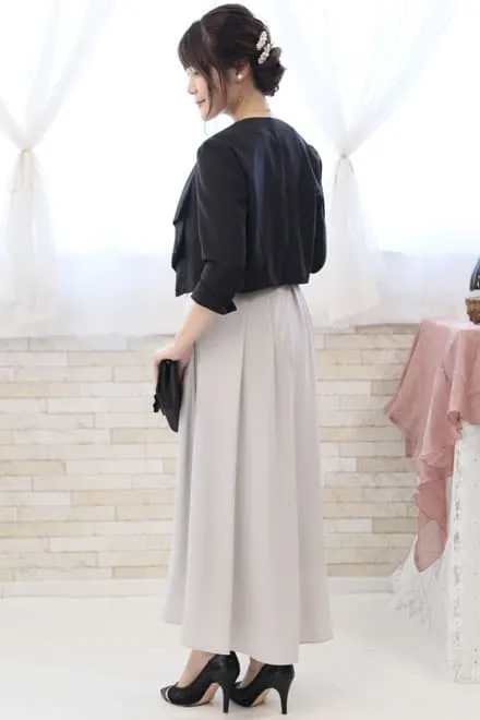 グレーのウエスト切替フィッシュアンドテールドレス