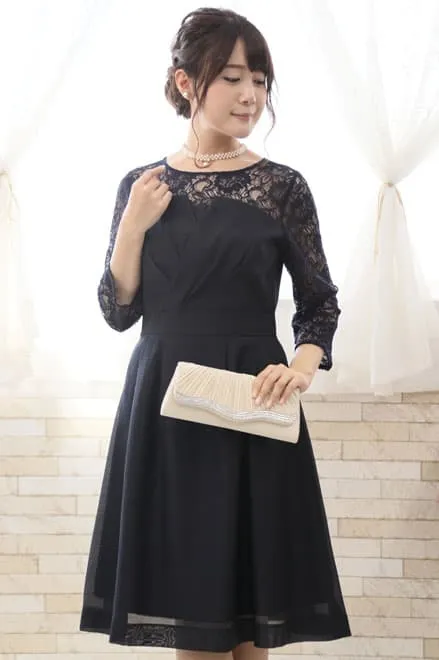 ネイビーのビスチェ風レースドレス