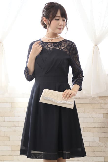 ネイビーのビスチェ風レースドレス