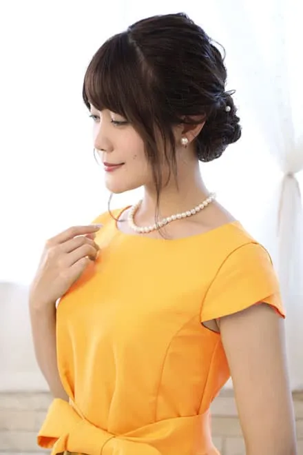 イエローのチューリップスリーブウエストリボン付きドレス