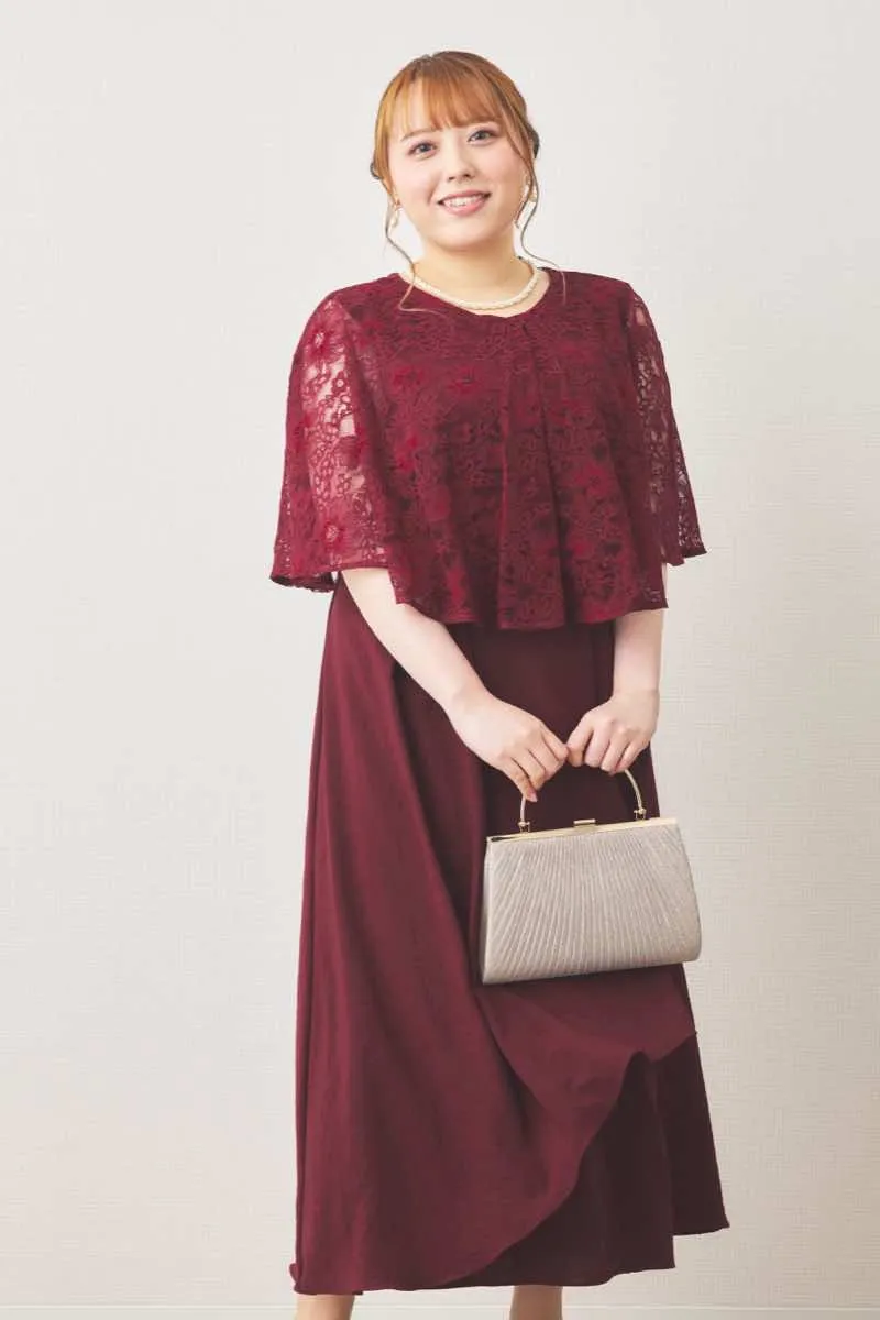 ワインレッドの前開きレースケープ風ドレス