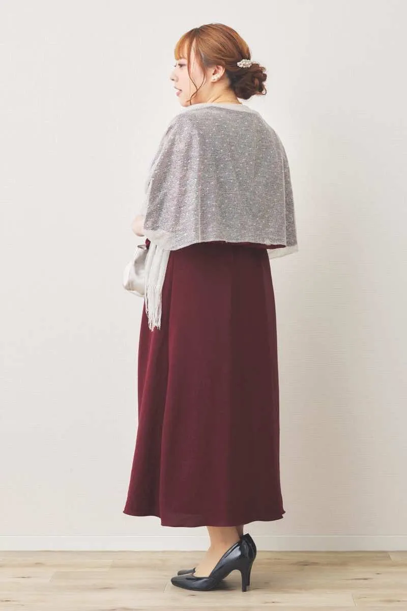 ワインレッドの前開きレースケープ風ドレス