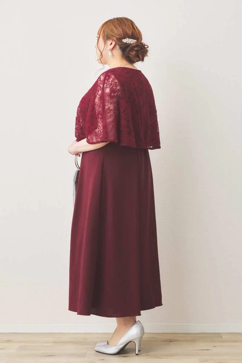 ワインレッドの前開きレースケープ風ドレス