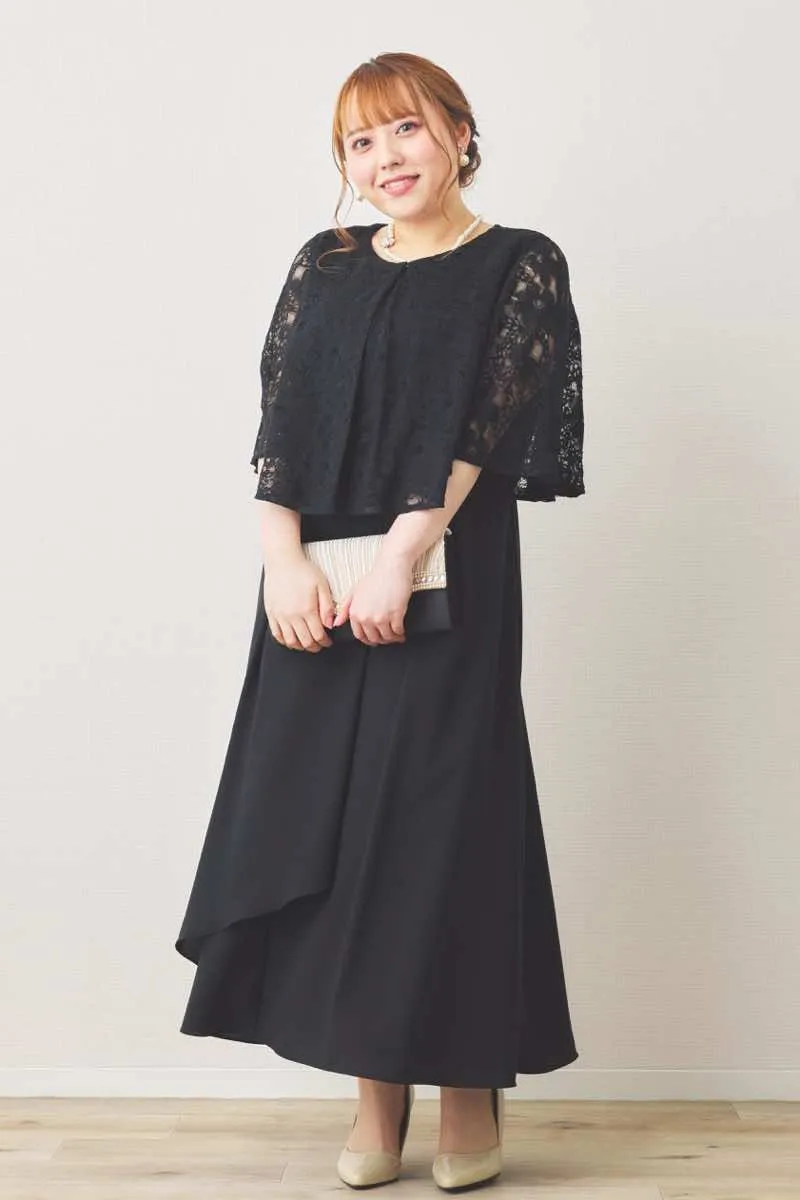 ブラックの前開きレースケープ風ドレス
