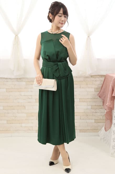 グリーンのビスチェ風ロングドレス