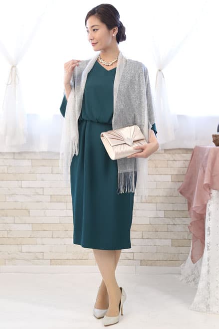 ブルーグリーンのボリュームスリーブドレス