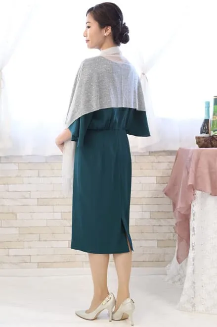 ブルーグリーンのボリュームスリーブドレス