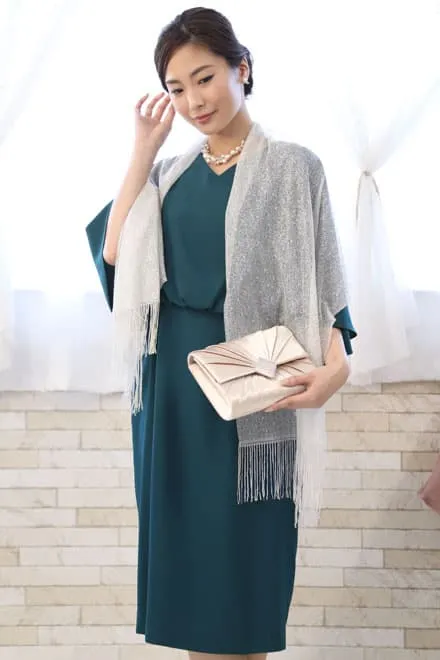 ブルーグリーンのボリュームスリーブドレス