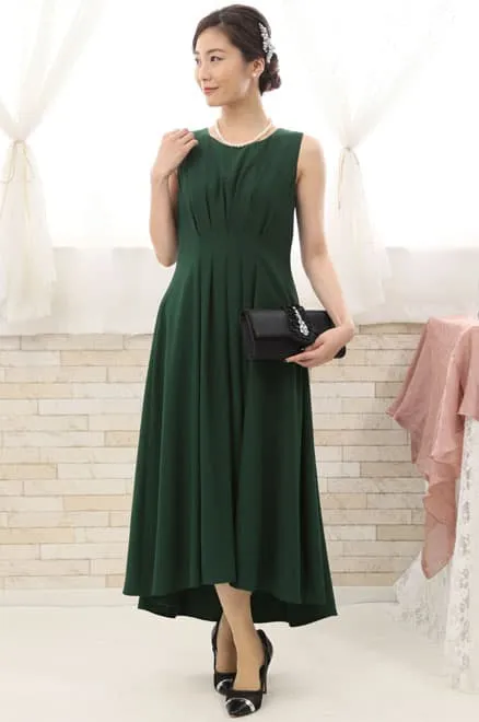 グリーンのウエスト切替フィッシュアンドテールドレス