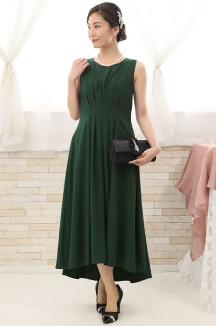 グリーンのウエスト切替フィッシュアンドテールドレス