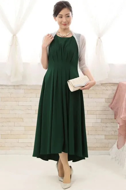 グリーンのウエスト切替フィッシュアンドテールドレス