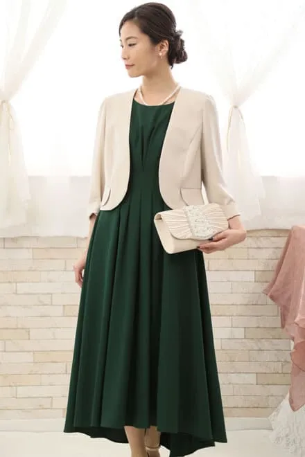 グリーンのウエスト切替フィッシュアンドテールドレス