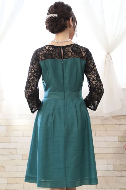 ブルーグリーンのビスチェ風レースドレス