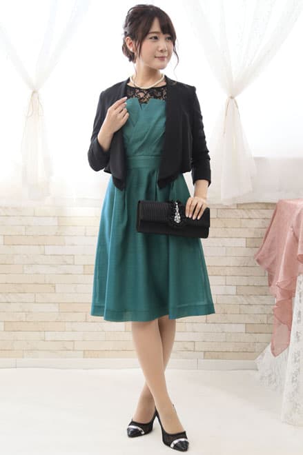 ブルーグリーンのビスチェ風レースドレス