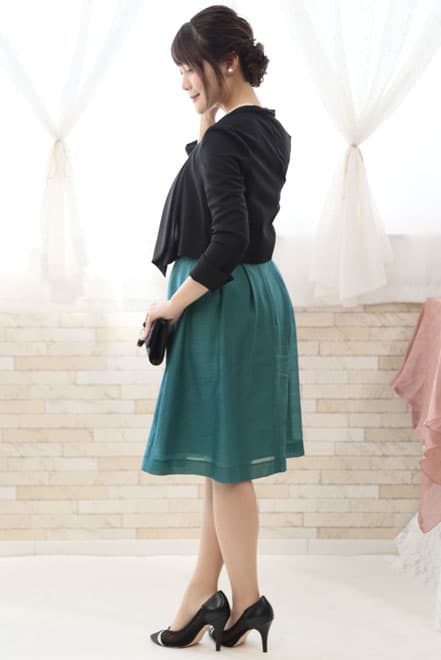 ブルーグリーンのビスチェ風レースドレス