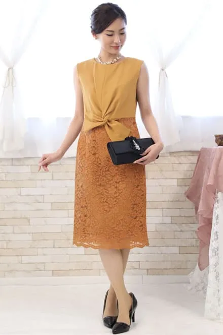 イエローのタイトレースドレス