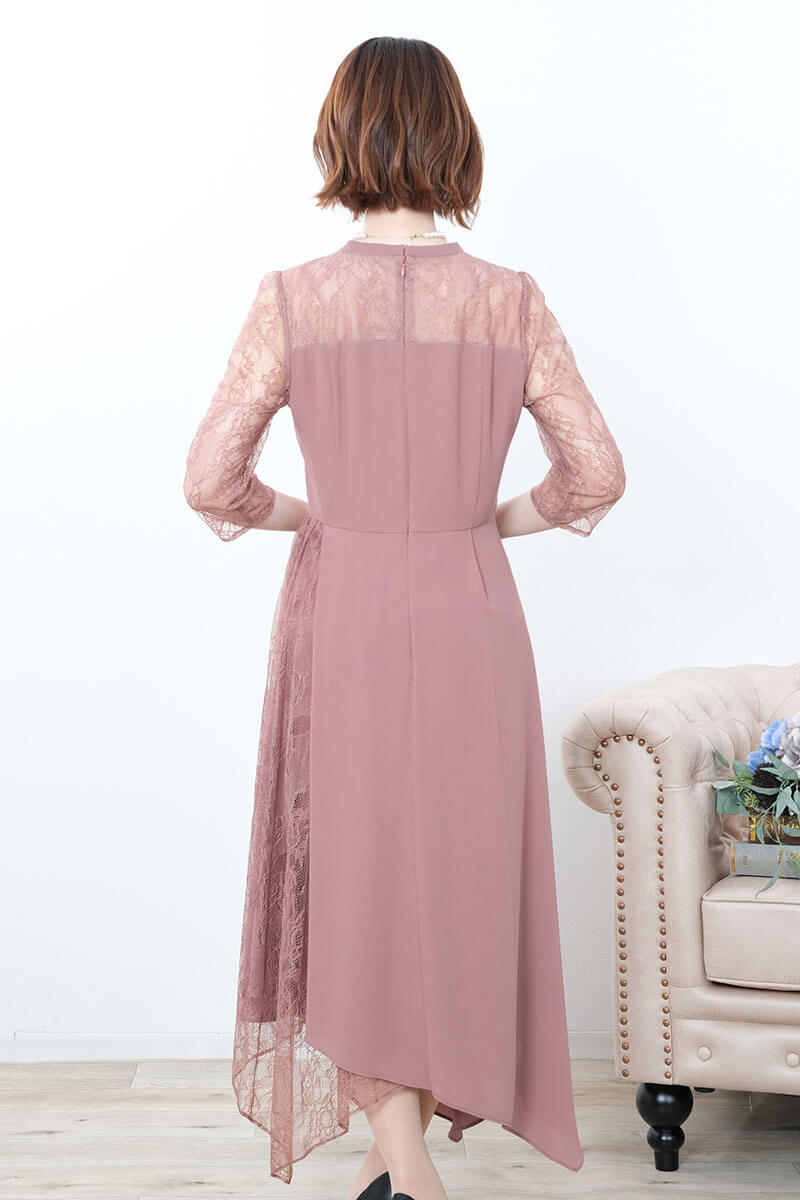 ピンクのサイドレースイレギュラーヘムドレス