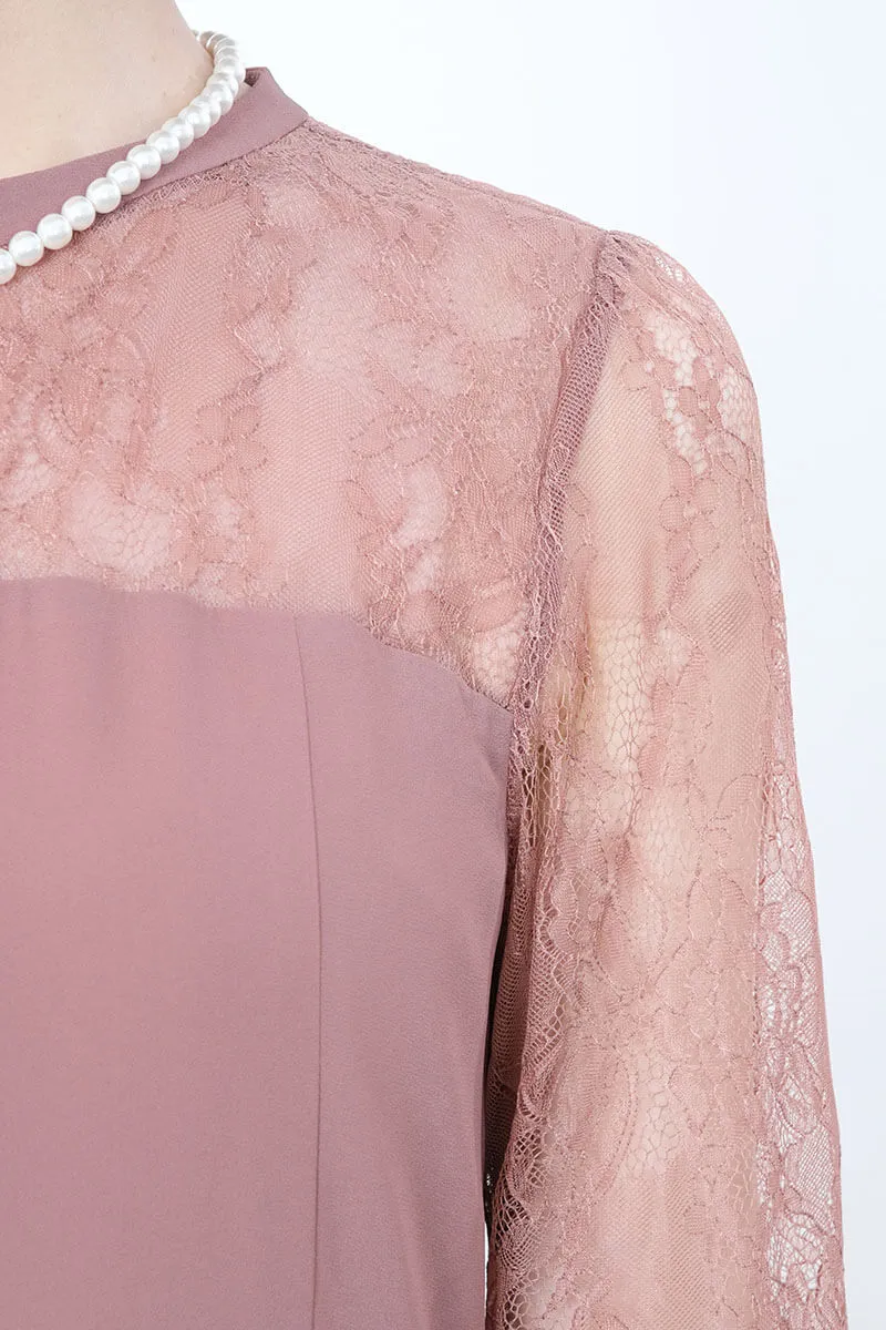 ピンクのサイドレースイレギュラーヘムドレス