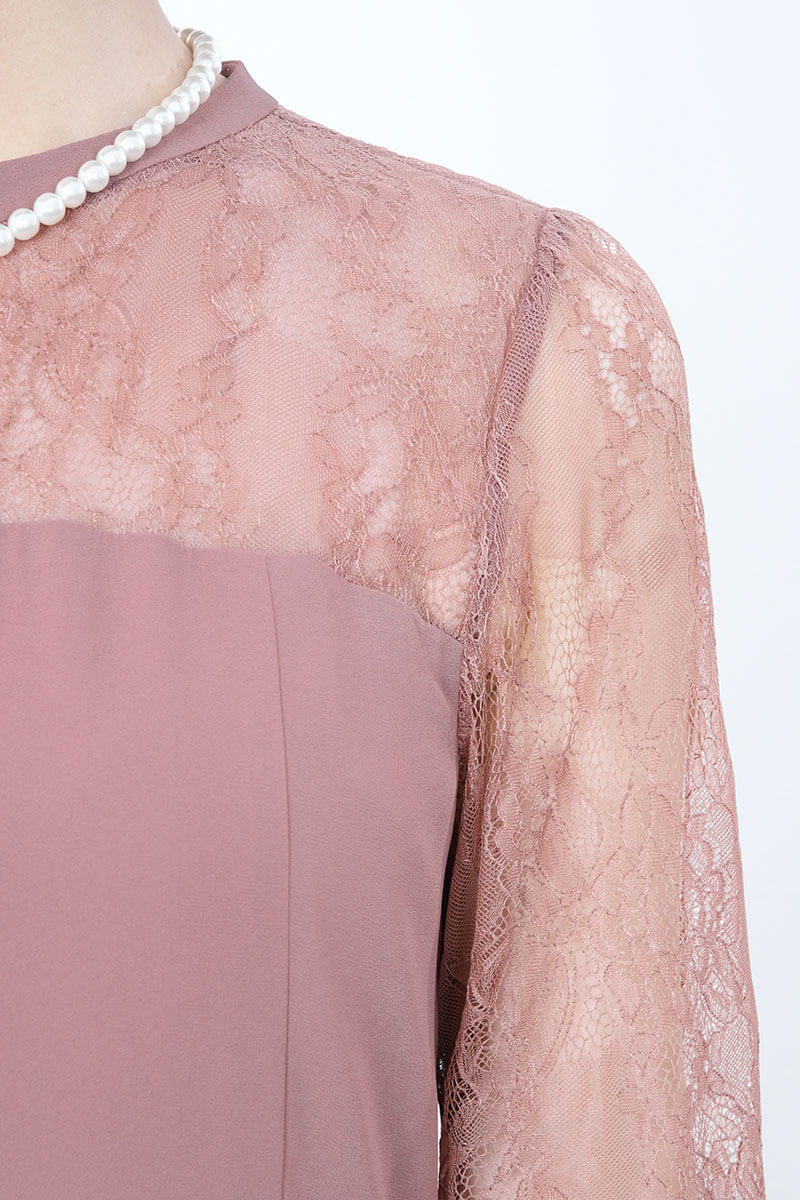 ピンクのサイドレースイレギュラーヘムドレス