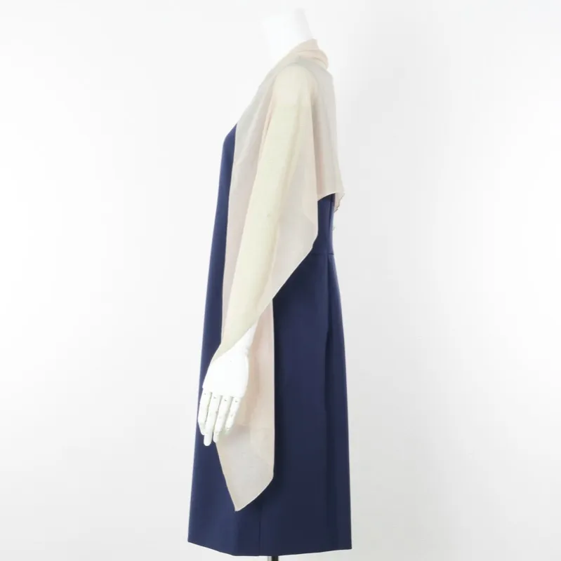 ベージュのシフォンストール